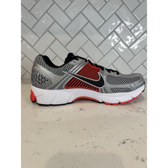 Nike Air Zoom Vomero 5 Silver Black Red Mens Size 9.5 FJ4151-005 NEW Authentic main image 5